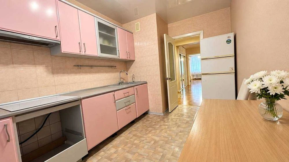 Продаж 3-х кім. квартира 78 м.кв., 2 поверх, біля Дніпра та