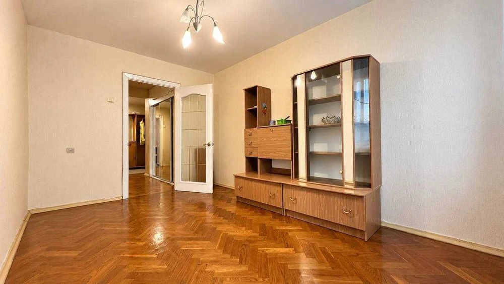 Продаж 3-х кім. квартира 78 м.кв., 2 поверх, біля Дніпра та