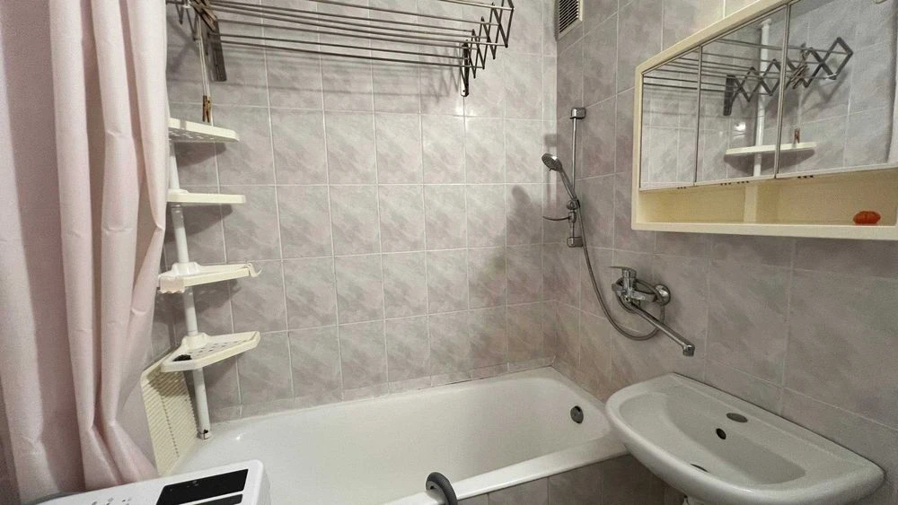 Продаж 3-х кім. квартира 78 м.кв., 2 поверх, біля Дніпра та
