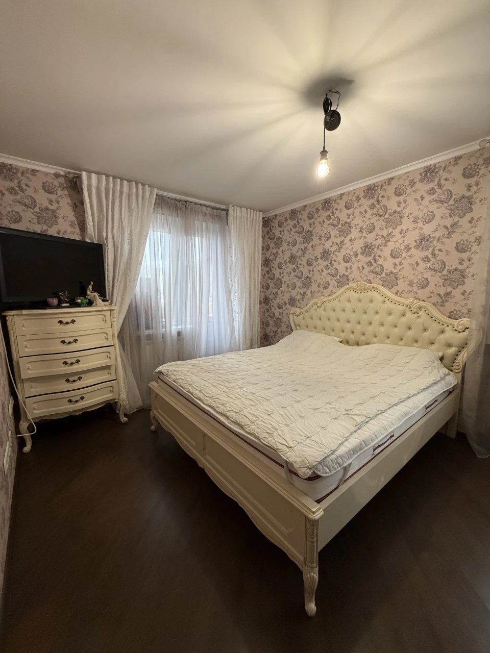 Продаж 2к квартира вул. Нескорених