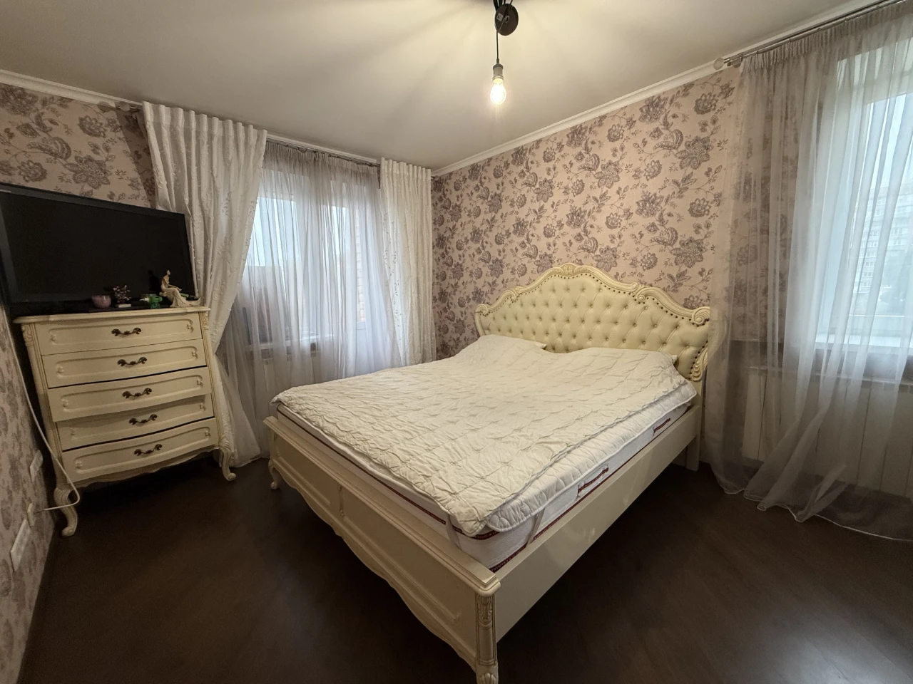 Продаж 2к квартира вул. Нескорених