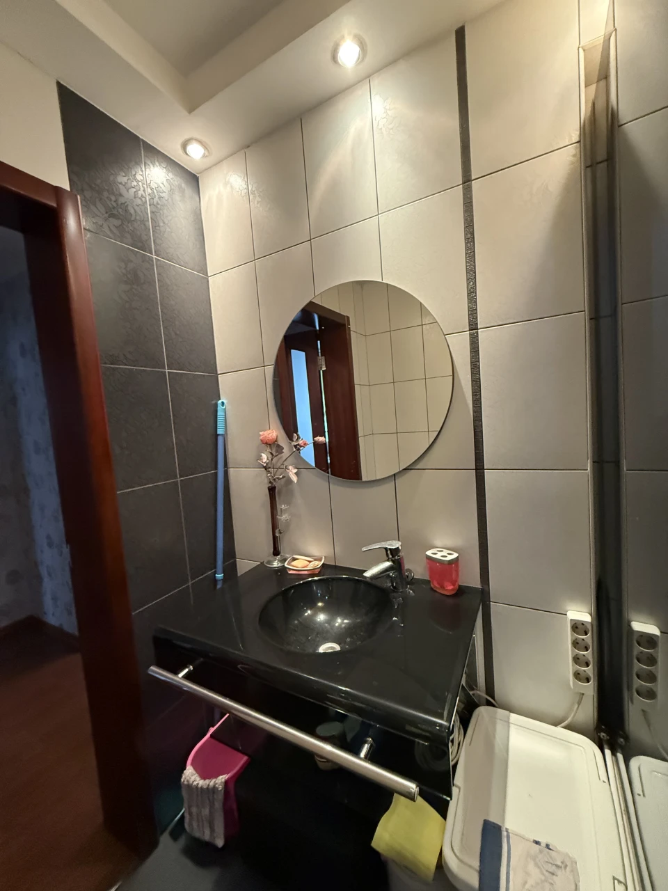 Продаж 2к квартира вул. Нескорених