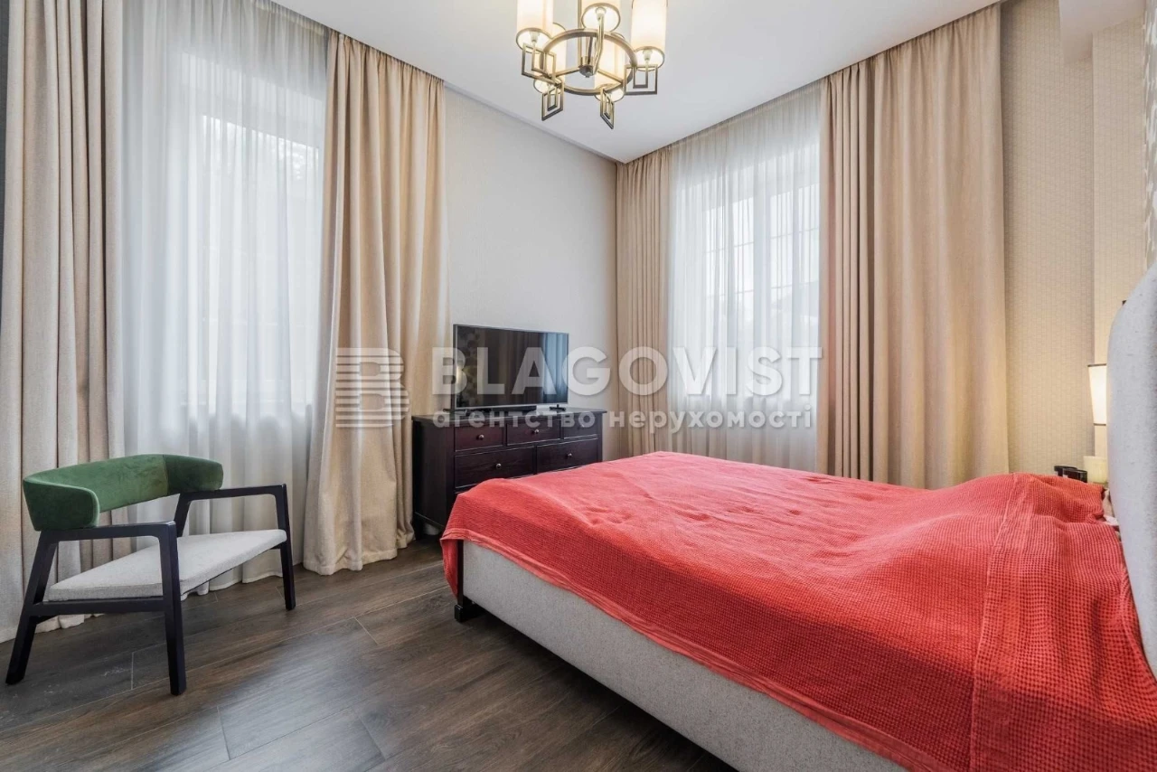 Продаж будинок Київ Канівська 33