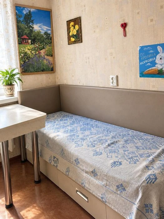 Продаж 1 кімн.квартири, цегляний будинок, Нові Будинки