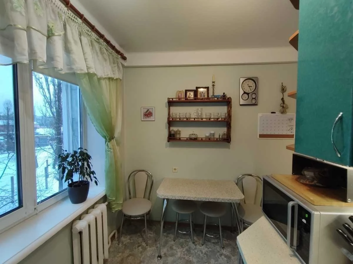 Продаж 2-кімнатної квартири 46 м², Братиславська вул., 10