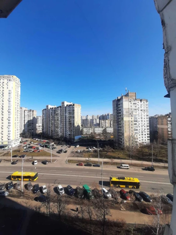 Продажа 3 к кв Деснянський, Радунська 1/10