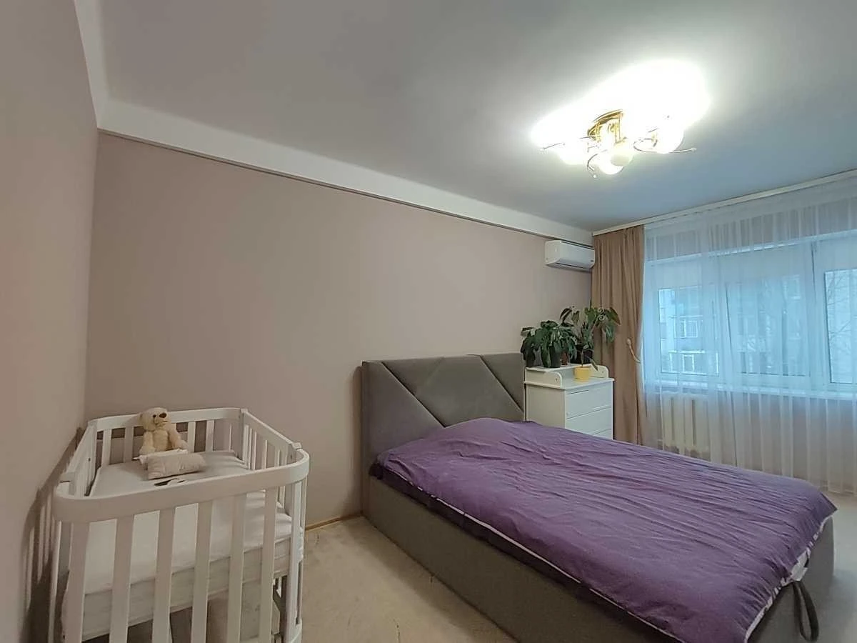 Продаж 2-кімнатної квартири 46 м², Братиславська вул., 10
