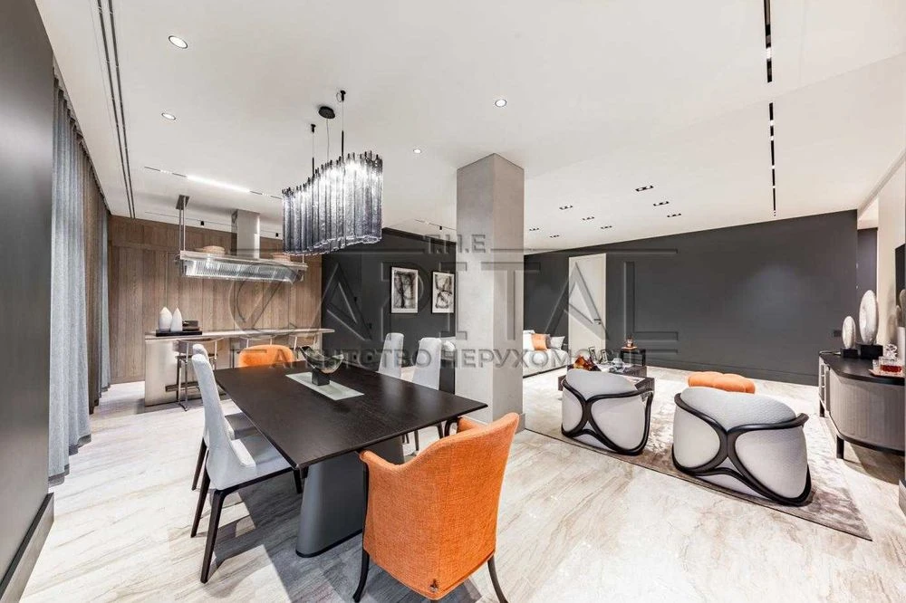 Продаж квартири  200 м2 в ЖК Renaissance Residence  вул. Нов