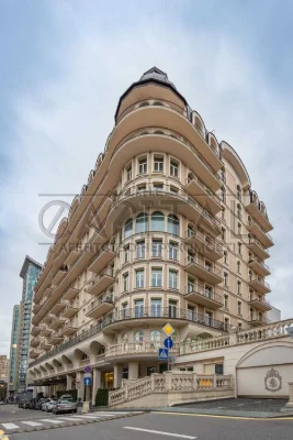 Продаж квартири  200 м2 в ЖК Renaissance Residence  вул. Нов