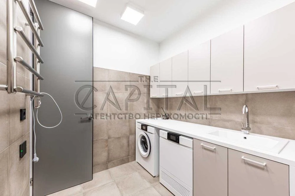 Продаж квартири  200 м2 в ЖК Renaissance Residence  вул. Нов