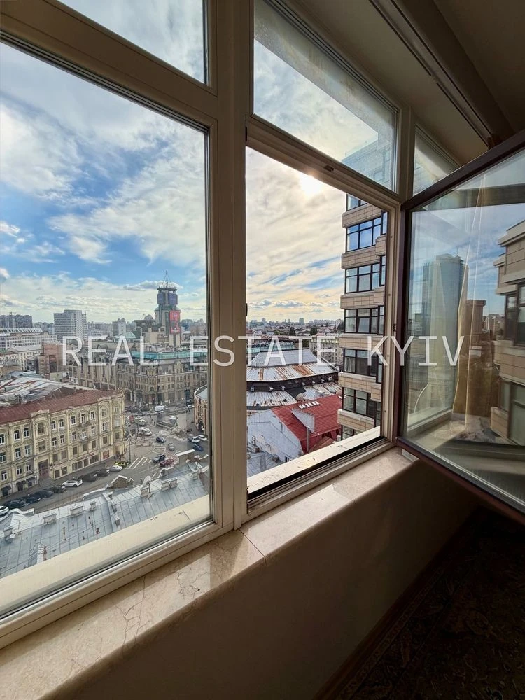 БЕЗ % Продаж 4-кімн квартири вул Круглоуніверситетська 3-5