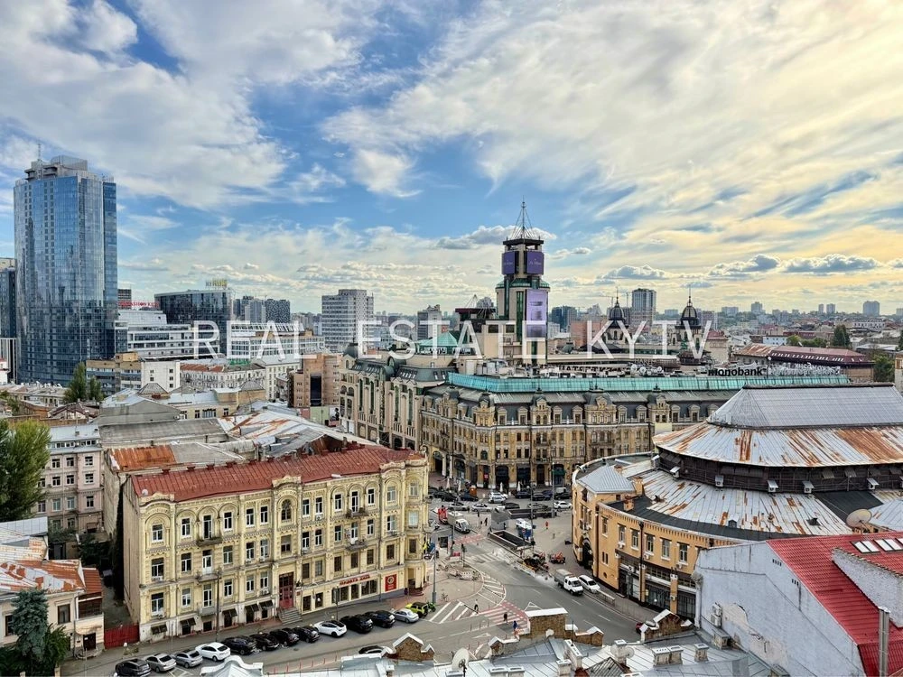 БЕЗ % Продаж 4-кімн квартири вул Круглоуніверситетська 3-5