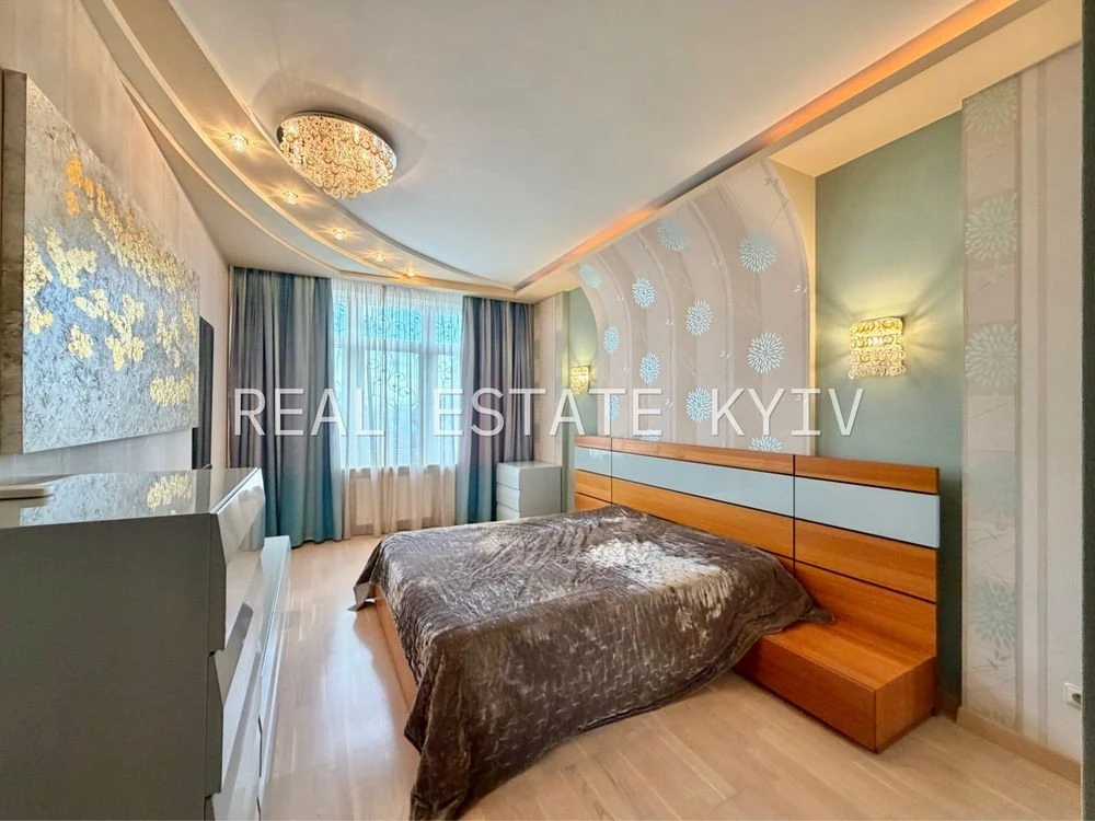 БЕЗ % Продаж 4-кімн квартири вул Круглоуніверситетська 3-5