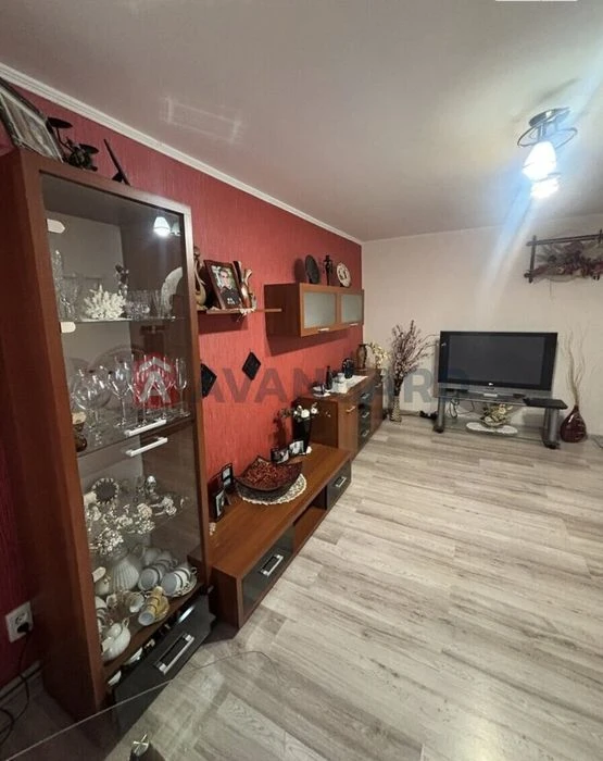 Продається трикімнатна квартира, М. Литвиненко-Вольгемут
