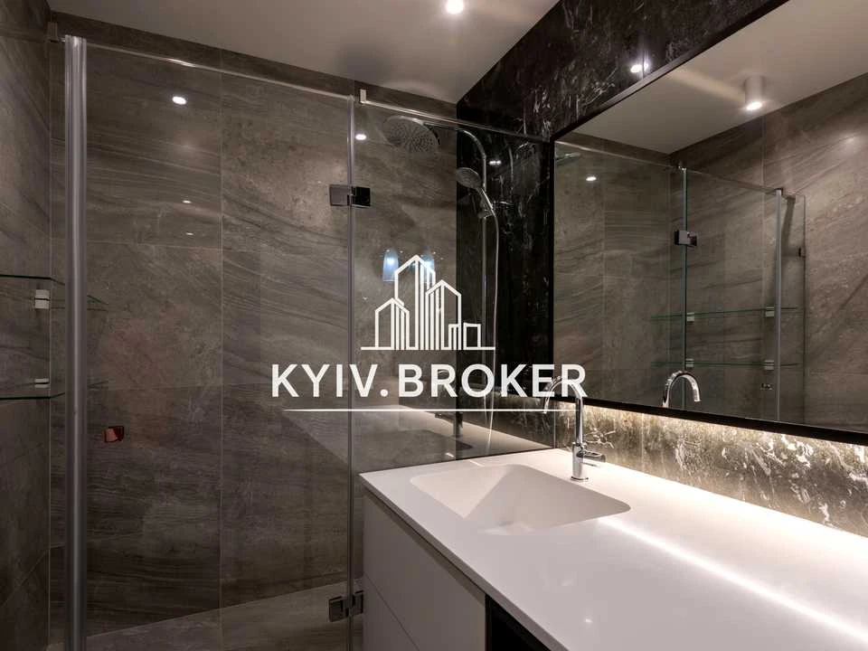 Квартира. Київ, Предславинська вул.