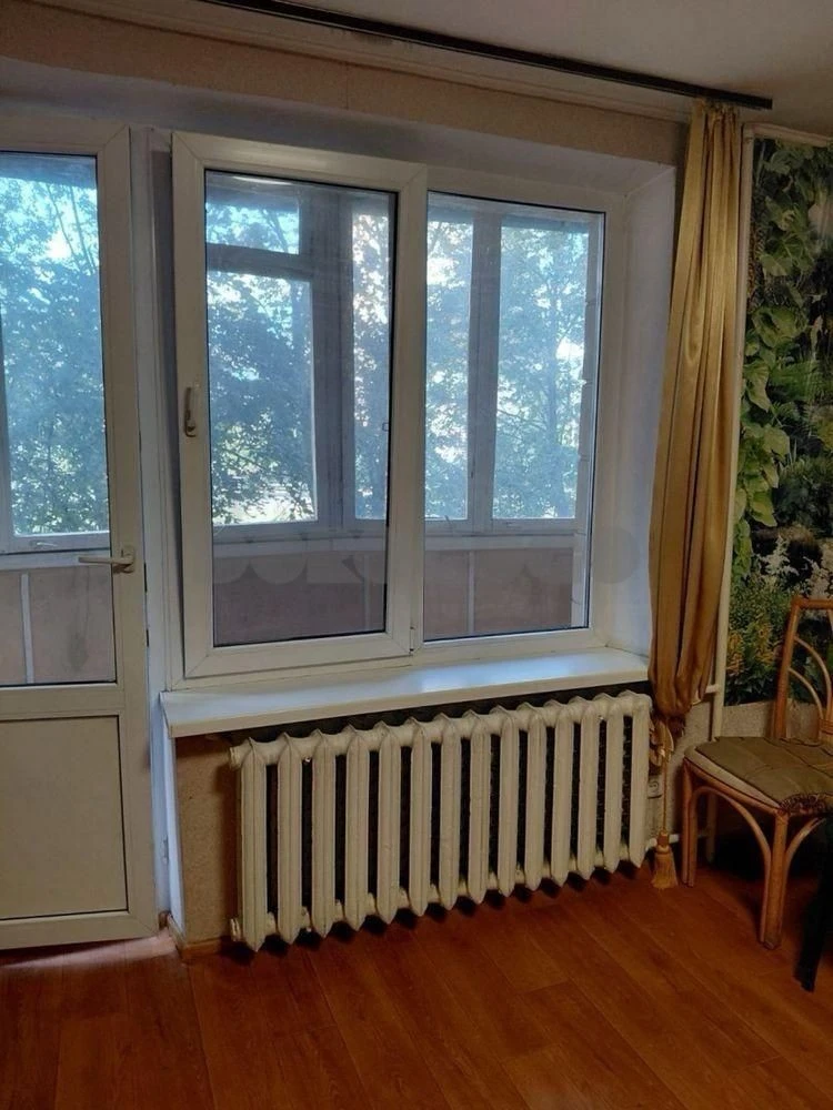 Продаж 1к к-ри Любомира Гузара 19