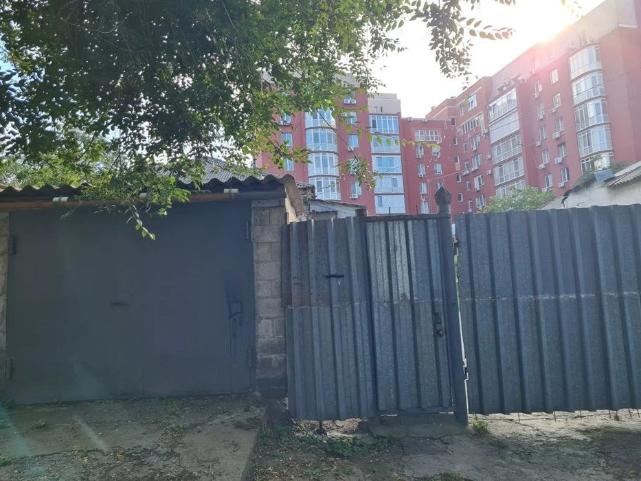 Продам 3 ком.в Центре с автономкой и гаражом