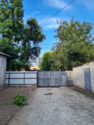 Продам 3 ком.в Центре с автономкой и гаражом