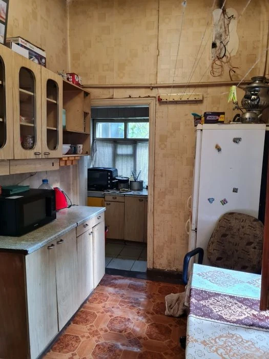 Продам 3 ком.в Центре с автономкой и гаражом