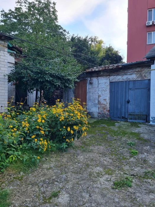 Продам 3 ком.в Центре с автономкой и гаражом