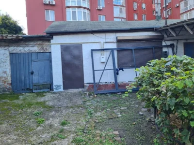 Продам 3 ком.в Центре с автономкой и гаражом