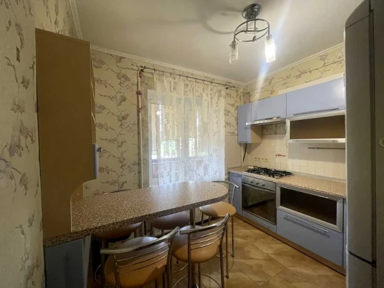 Apartment. Kyiv, Nadiy Svitlichnogo Str. (Volga-Donskyi)