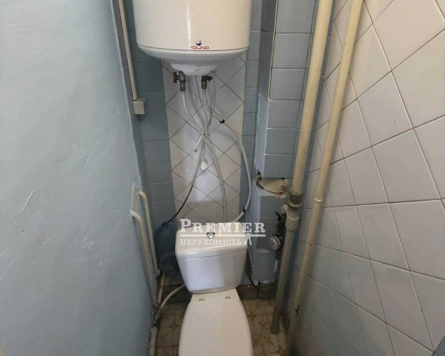 Продам простору 4-х кім. квартиру !