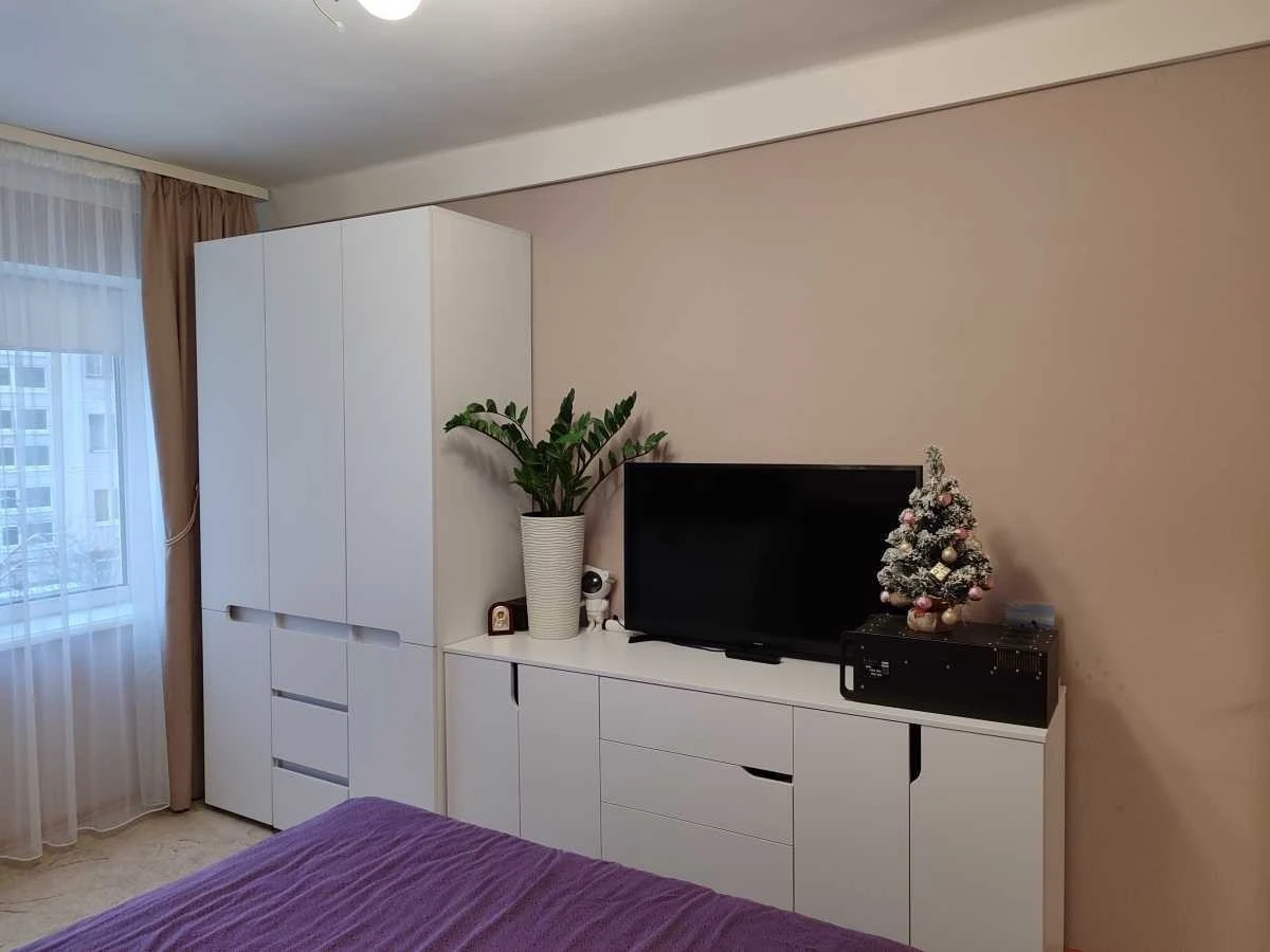 Продаж 2-кімнатної квартири 46 м², Братиславська вул., 10