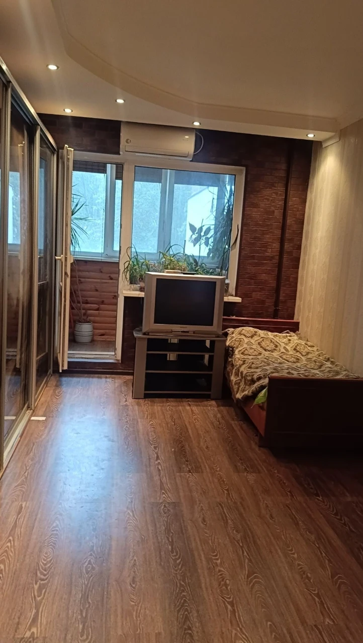 КМС-30%. Здається 3х к. кв Європейського Союзу Вишгородська