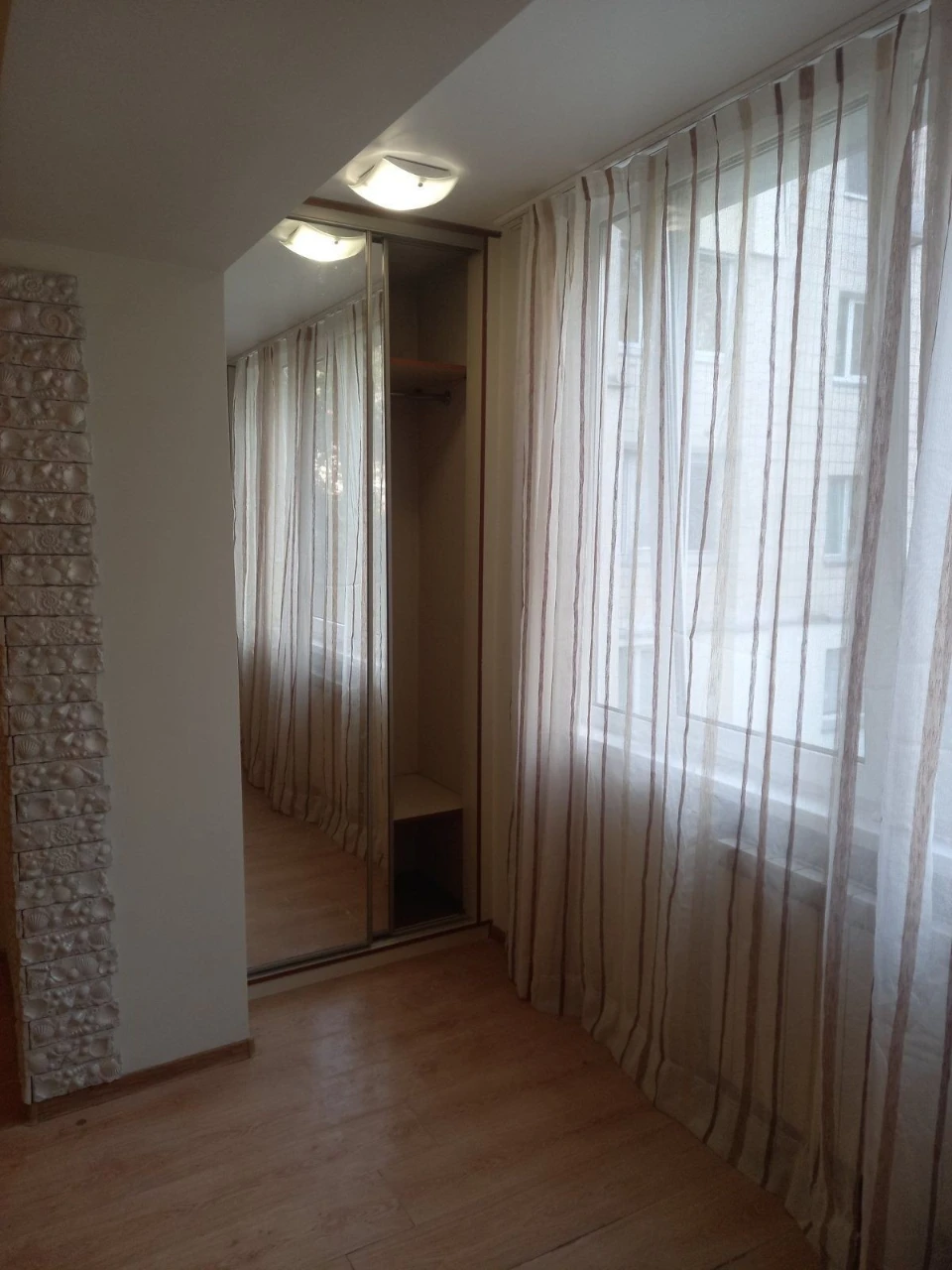 Метро Деміївська, Радченко, 4