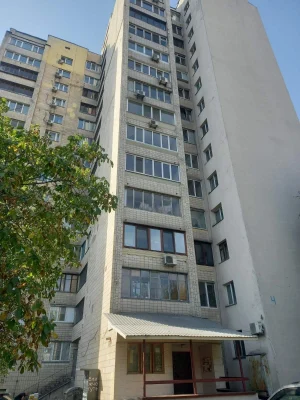 Метро Деміївська, Радченко, 4
