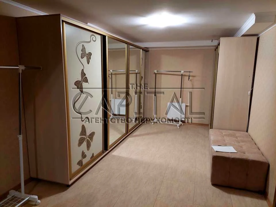Будинок. Київ, Центральна вул.