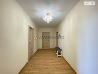 Продаж квартири в зручній локації.