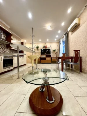 Оренда 2-кімнатна квартира 72 м² з паркінгом | Джакузі | 2 с