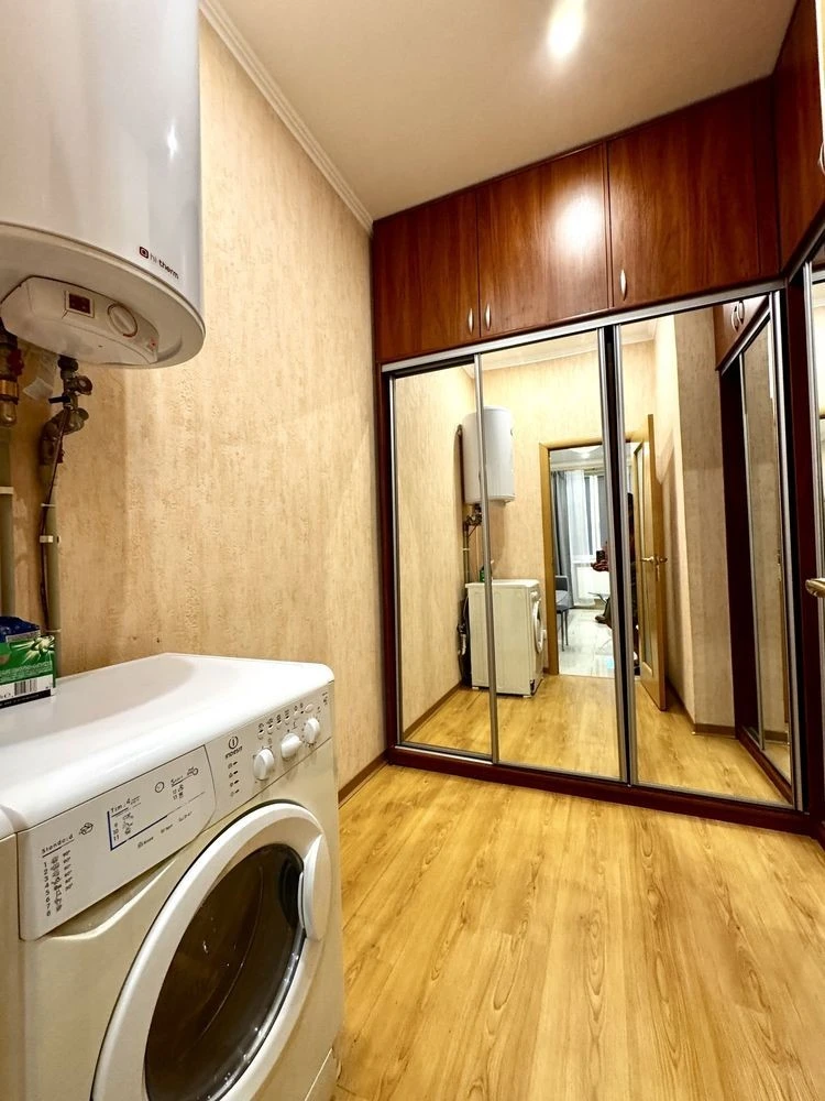 Оренда 2-кімнатна квартира 72 м² з паркінгом | Джакузі | 2 с