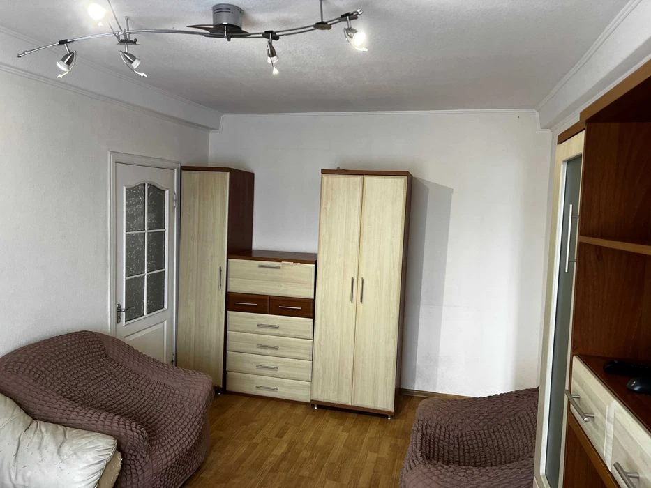 Продаж 2к квартири 44 кв. м на вул. Казимира Малевича 111. Б