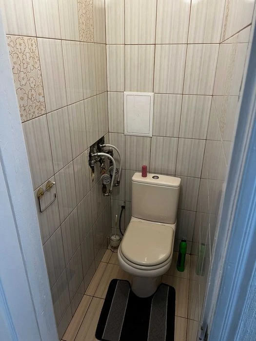 Продаж 2к квартири 44 кв. м на вул. Казимира Малевича 111. Б