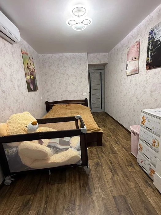 ЦЕГЛЯНІЙ БУДИНОК_3-к квартира з ремонтом, меблями та техніко