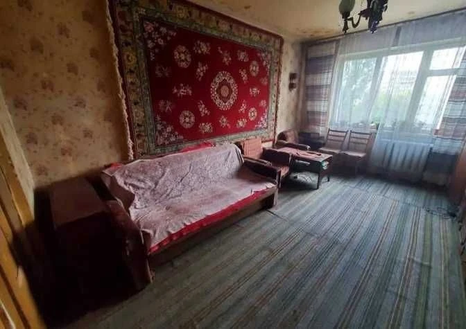 Вул. Райдужна 21А. 3й поверх, роздільні кімнати, газ, у жило