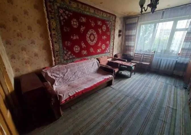 Вул. Райдужна 21А. 3й поверх, роздільні кімнати, газ, у жило