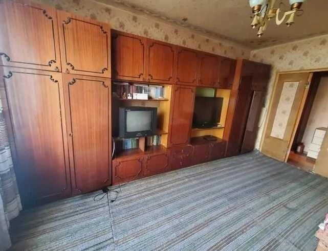 Вул. Райдужна 21А. 3й поверх, роздільні кімнати, газ, у жило