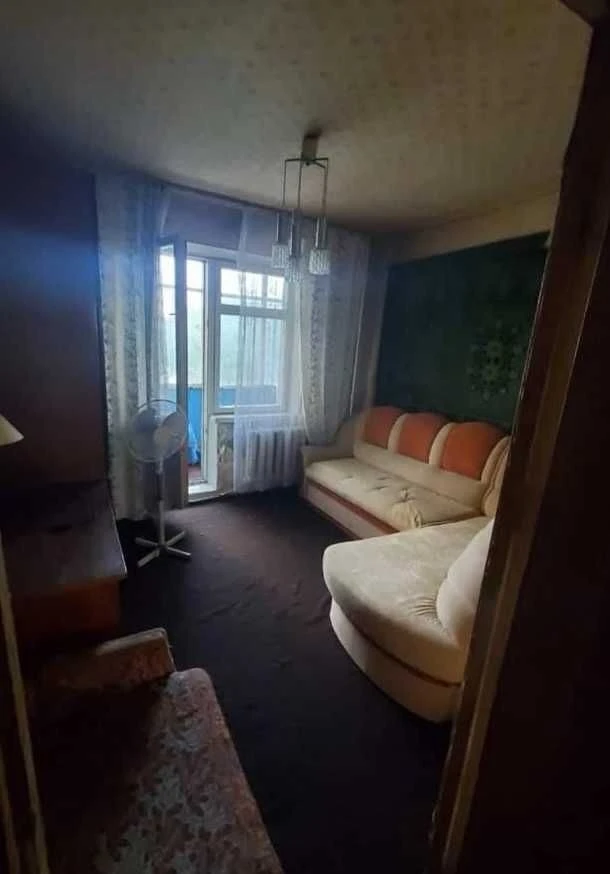 Вул. Райдужна 21А. 3й поверх, роздільні кімнати, газ, у жило