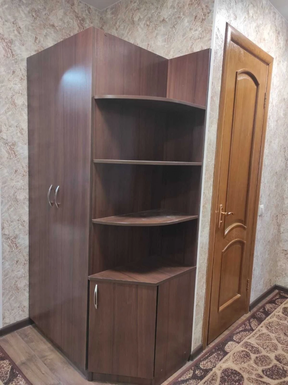 Ст. метро Лівобережна. Квартира в цегляному будинку. Меблі,