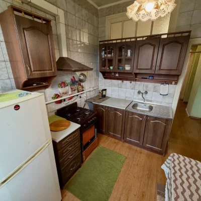 Продажа реальной  2к сталинки с ж/б перекрытиями на пр. Явор