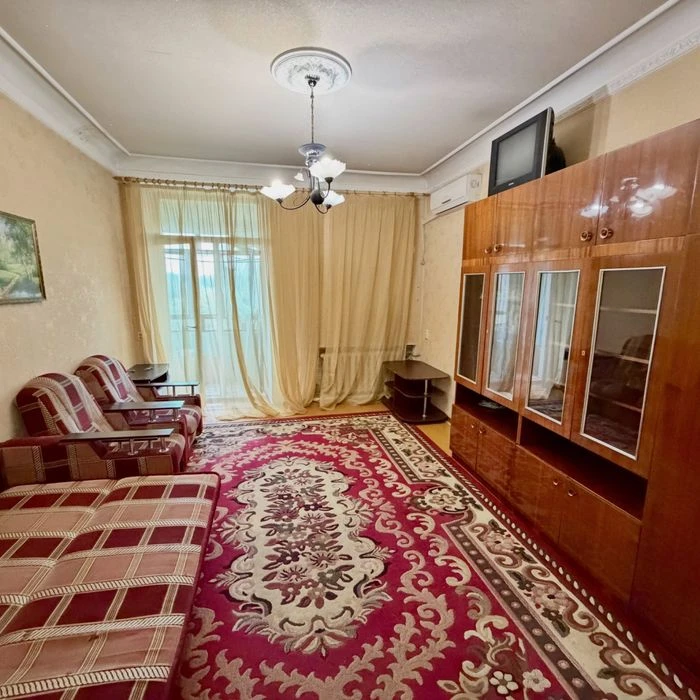 Продажа реальной  2к сталинки с ж/б перекрытиями на пр. Явор