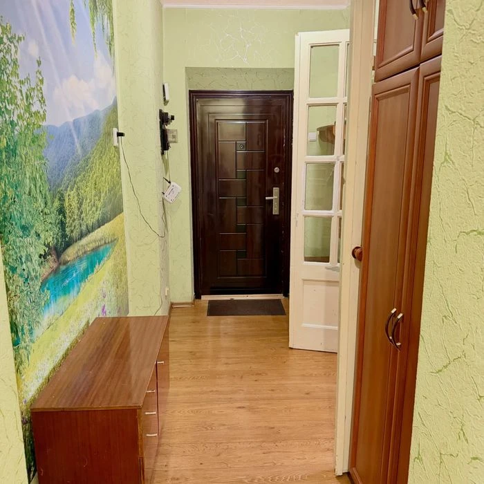 Продажа реальной  2к сталинки с ж/б перекрытиями на пр. Явор