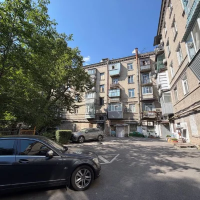 Продажа реальной  2к сталинки с ж/б перекрытиями на пр. Явор
