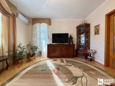 Укомплектована 3-кім квартира по вулиці бандери! центр ! Мож