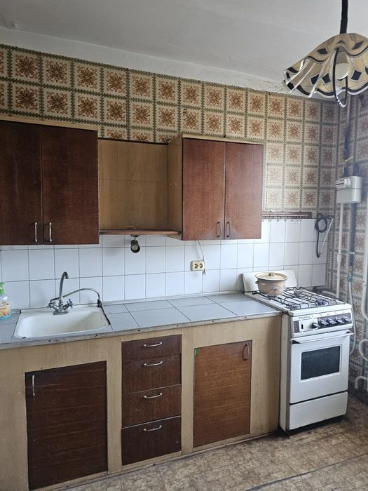Срочно недорого продам 2-к.квартиру, кирпичный дом, ул.Брита
