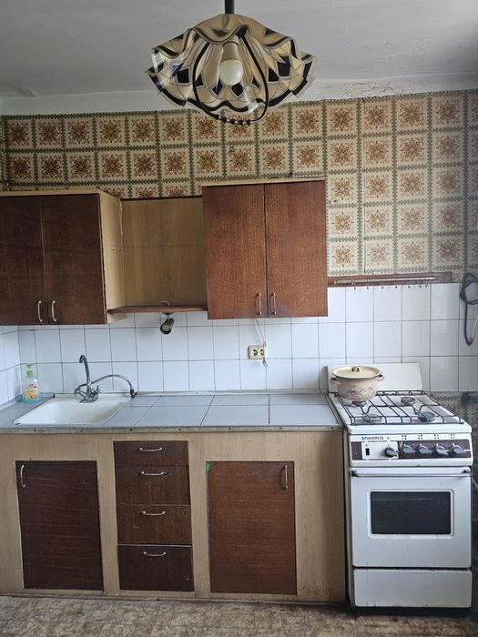 Срочно недорого продам 2-к.квартиру, кирпичный дом, ул.Брита